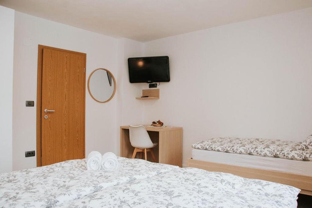 Apartmaji Ursic Кобарид Экстерьер фото